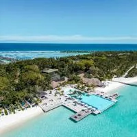 Villa Nautica Paradise Island Resort, מלון בהימפושי