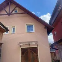 Gemütlich haus, hotel v destinaci Jasiňa