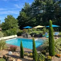 Ecrin de Verdure Spa, Piscine et Nature، فندق في Angrie