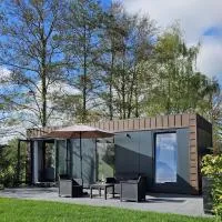 Tiny House 14، فندق في Ureterp