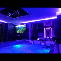 Loveroom Metz Spa Privatif, מלון במץ