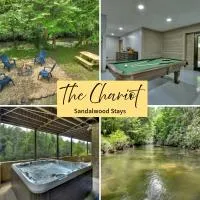 The Chariot - Creek Front with HotTub, Fire Pits, Billiards, EV Charger - Sandalwood Stays, ξενοδοχείο σε Blue Ridge