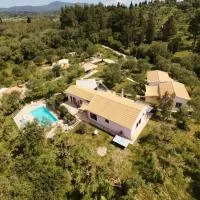 Holiday Home Matthäus am Corfutrail, Ferienoase im Olivenhain 3 km zum Meer, hotel v destinácii Giannádes