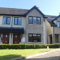 Garden View Self Catering Lough Rynn, hotel v mestu Mohill
