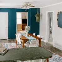 Spacious Home Near Lake MI w Fire Pit, hotel a Sheboygan