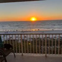 Apollo 503 Beachfront Condo Marco Island、Marco Islandのホテル