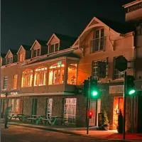 The Lough & Quay Accommodation Seaside Property, hotel em Warrenpoint