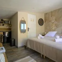 Ca'Bercé Studio équipé, hotel v mestu Château-du-Loir