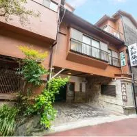 Hakoneyumoto Yamatokan 箱根湯本 温泉旅館 大和館, hotelli kohteessa Hakone