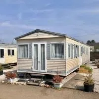 2 Bedroom Caravan Located in Uddingston, Glasgow at Maryville Caravan Site، فندق في أودينغستن