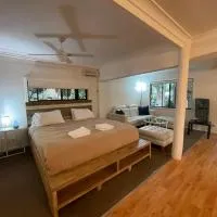 Gin's Rainforest stay -pet friendly, хотел в Маунт Тамборин