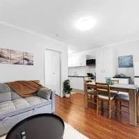 Sunny Stay Near The City, hotel in Albion