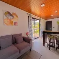 Monarca's Rural Container Studio, hôtel à Tilarán
