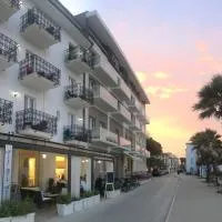 Hotel Baia Marina، فندق في كوبرا ماريتيما