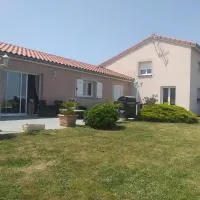 Maison a la campagne、Valprivasのホテル