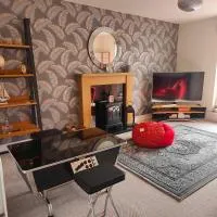 Lovely Family Home, хотел в Нютаунардс