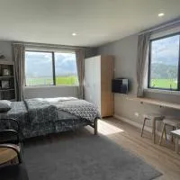 Self check-in studio with bathroom, hotel Te Miróban