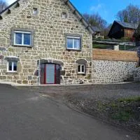 Les Roses Des Bois, hotel v destinácii Murat-le-Quaire