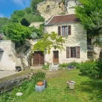 Maison semi troglodyte, ξενοδοχείο σε Bourré