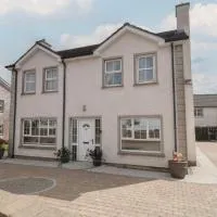 Donagh Cross Town House, Hotel in Carndonagh