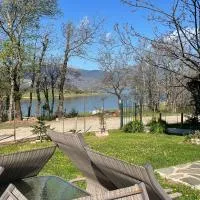 Eftychia’s home-Σπίτι με θέα τη λίμνη Πλαστήρα, готель у місті Ágios Athanásios
