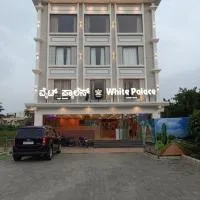 Hotel White Palace, готель у місті Belagula