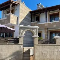 Villa Moné, hotel en Koskinou