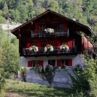 Chalet Chinegga、Staldenのホテル