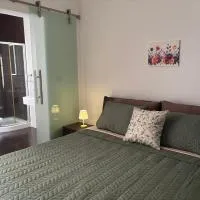Family Apartment 1, hotel di Bubaqra