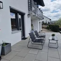 FeWo mit großer Terrasse im Herzen der fränkischen Schweiz, отель в городе Unterleinleiter