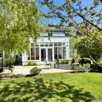 Stunning and luxurious Manor House holiday home, hôtel à Broadmayne