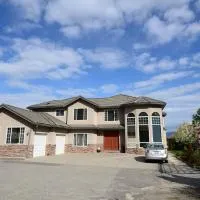 Green Leaf Home Stay, hotel en West Kelowna