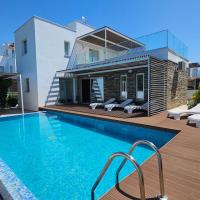 Kyma 3 Bed Villa + Pool, hotell i P&aacute;fos
