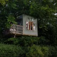 Treehouse escape, hotelli kohteessa Kværndrup