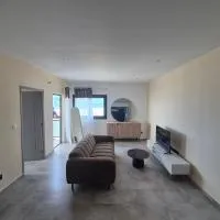 Splendide T2 Meublé à Mtsapéré Baobab vue sur Mer, khách sạn ở Mamoudzou