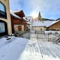 Au pied des pistes studio et jardin au soleil, hotel a Montgenèvre