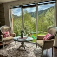 Rest House, hotel sa Olovo