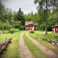 Swedish cottage in the Woods on Sollerön island, hotel a Sollerön
