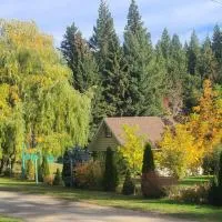 Cozy Cabin, 2 min to the HWY1, hotel a Tappen