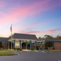 Days Inn by Wyndham Hinesville Near Fort Stewart, Newly Renovated, Free Hot Breakfast, Restaurant and Bar, hotel i Hinesville