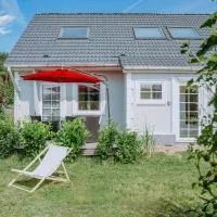 Ferienhäuser Insel Usedom Haus Samara 8 - Blick aufs Achterwasser! Whirlpool und Sauna, hotel v destinaci Lütow