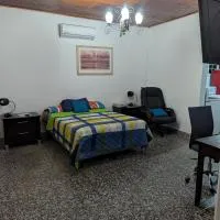 2 cuadras del parque central de Danlí Apartamento completo, hotell i Danlí