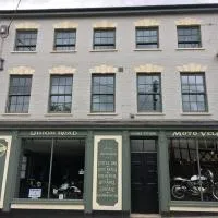 Union Road Moto Velo โรงแรมในเครดิตัน