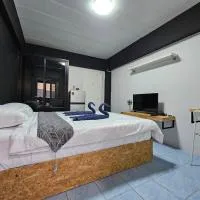 Irich Residence Theparak S209 BTS-Chang Erawan 2kms, hotel i Ban Khlong Hua Sakae