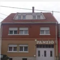 Napsugár Panzió, hotel v destinaci Vác