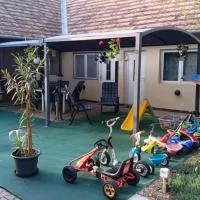 Cserke Gyöngye Apartman, отель в городе Черкесёлё