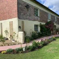 Tatson Farmhouse B&B, hotell i Bridgerule