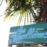 Camping les Mancellieres, hotel v destinaci Avrillé