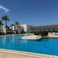 Everything You Need All Right Here, hotel en Las Galletas
