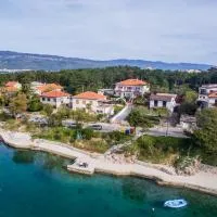 Šilo में, होटल Seafront apartment with balcony-50 m from the sea
